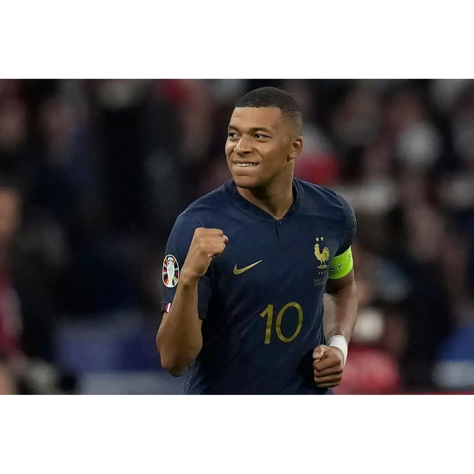 Kylian Mbappé with France after winning World Cup young player award