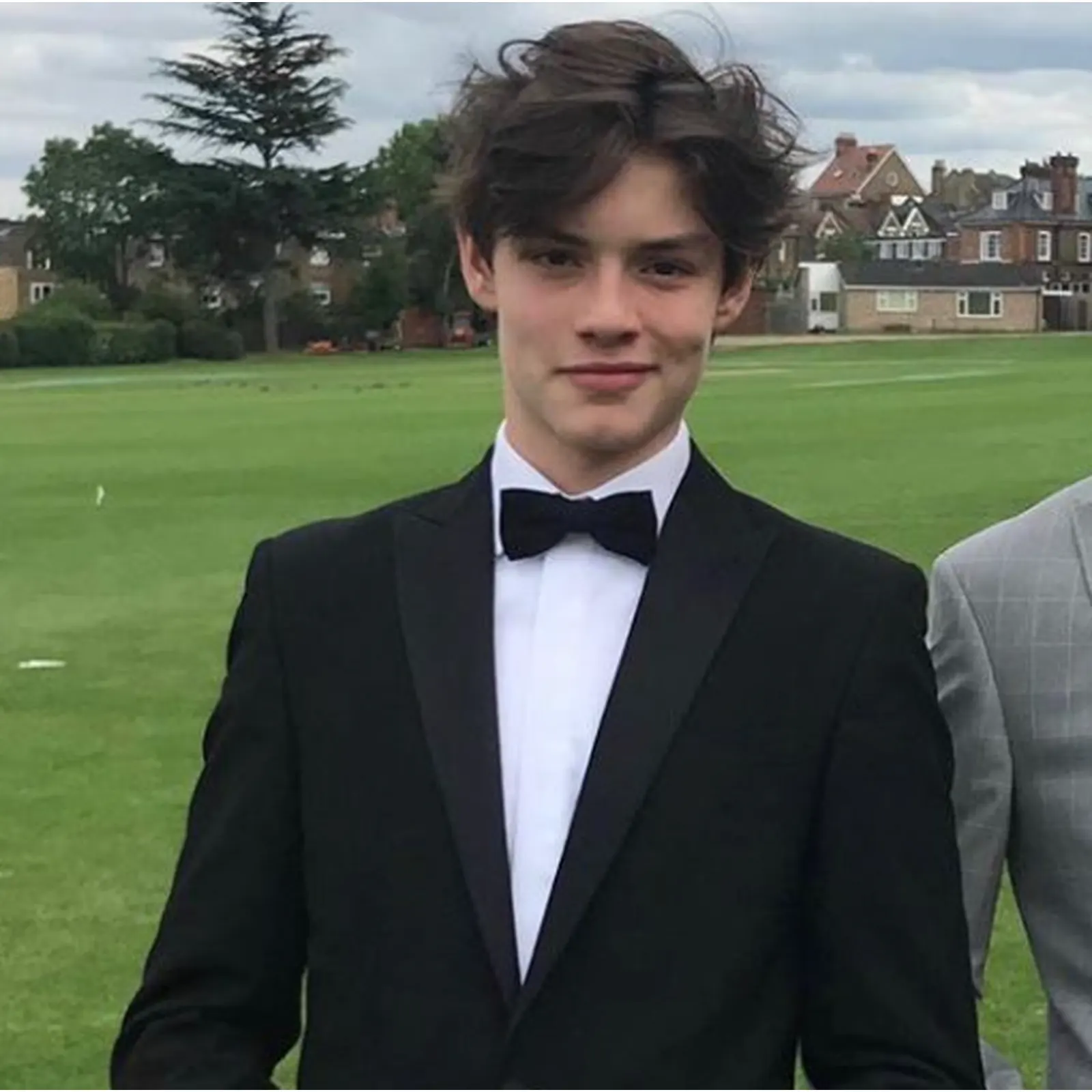 Louis Partridge biography profile